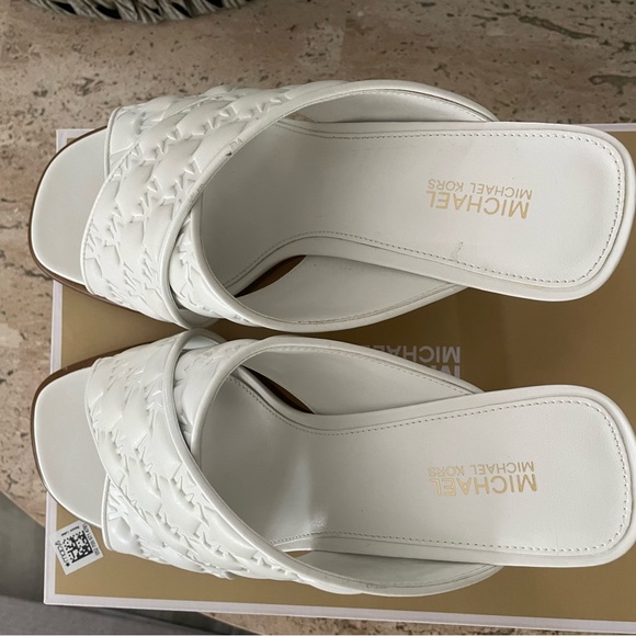 Michael Kors Heels White Sz 7 - Picture 2 of 5